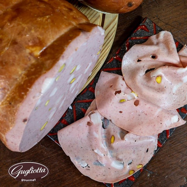 mortadella al pistacchio