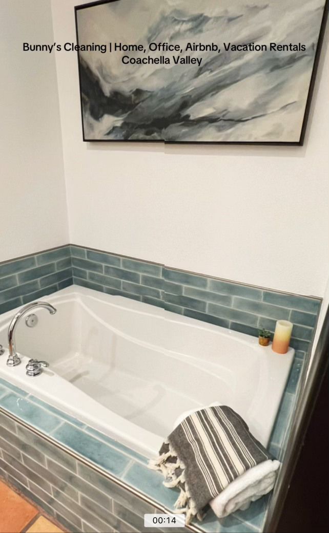 Picture of the same bathroom after the team of bunny's cleaning service stopped by. You can tell they did a great job as the bathroom now looks really clean. 
