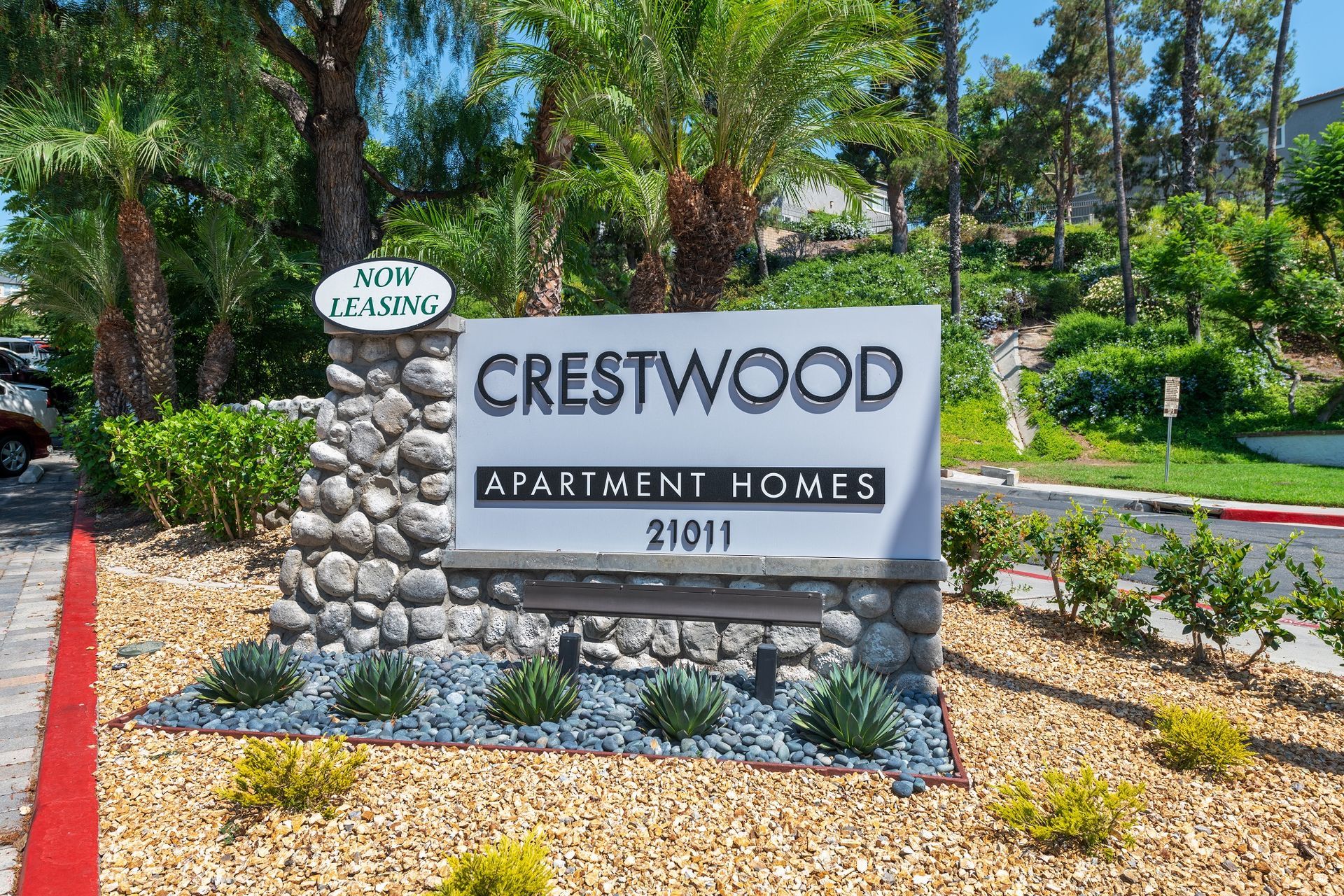 Sliding Photo Gallery Displaying Community Amenities