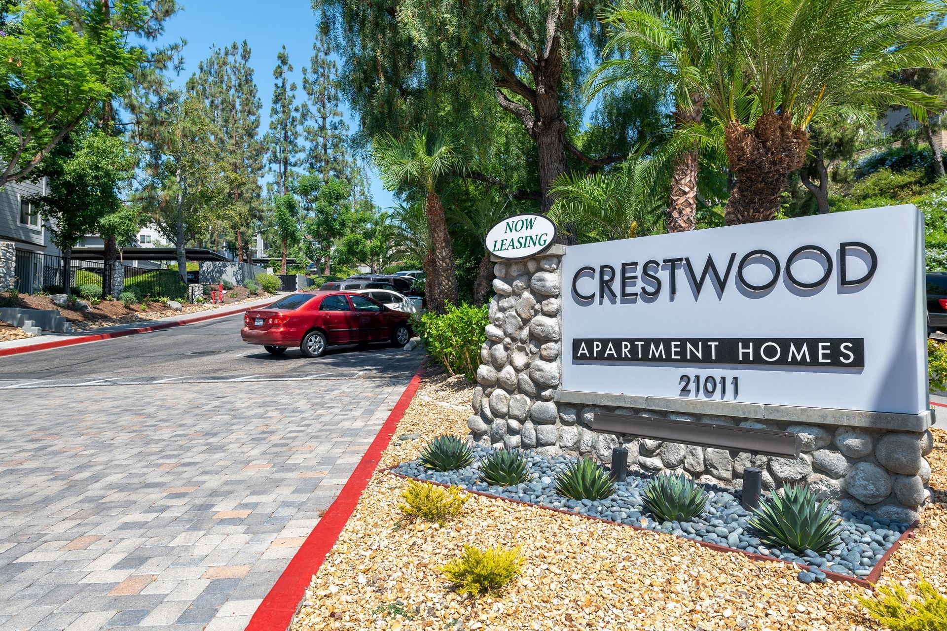 Sliding Photo Gallery Displaying Community Amenities