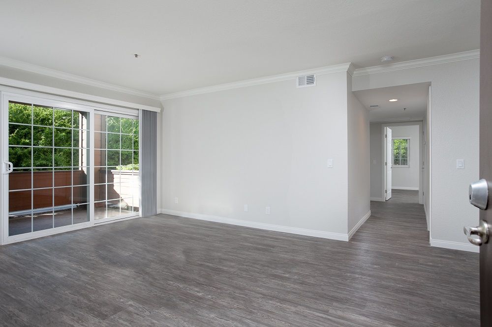 Sliding Photo Gallery Displaying Apartment Features
