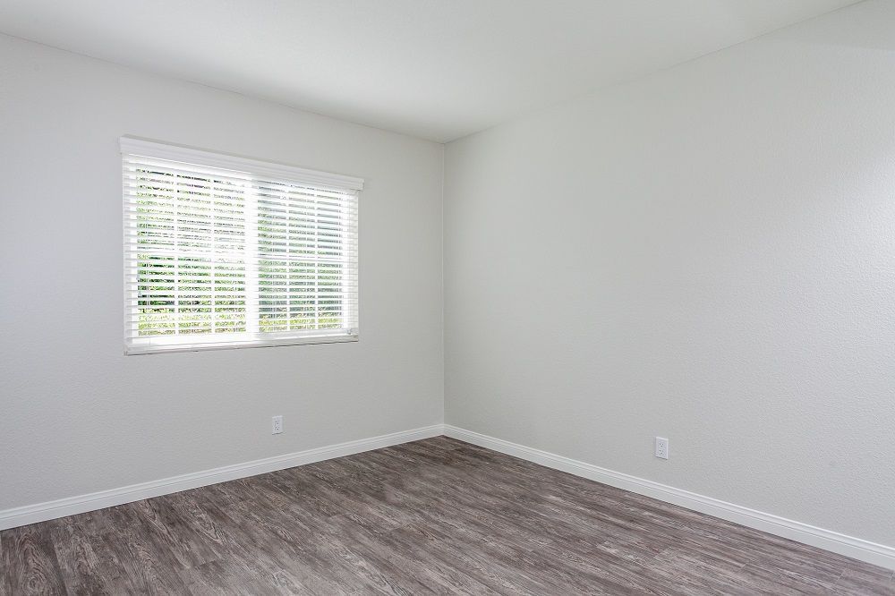 Sliding Photo Gallery Displaying Apartment Features