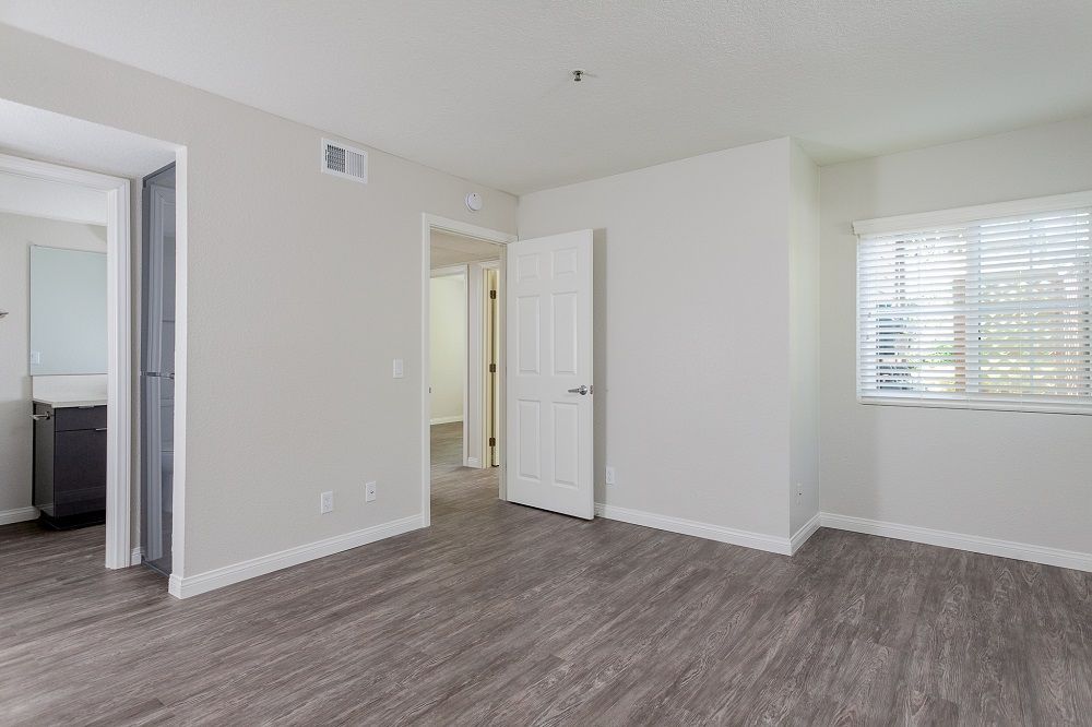 Sliding Photo Gallery Displaying Apartment Features