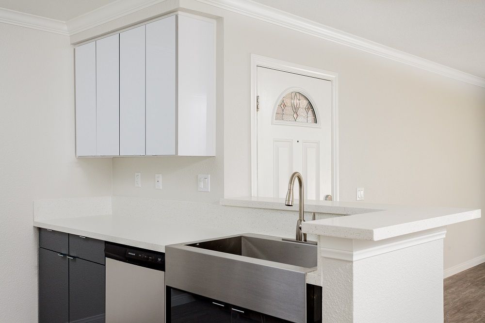 Sliding Photo Gallery Displaying Apartment Features