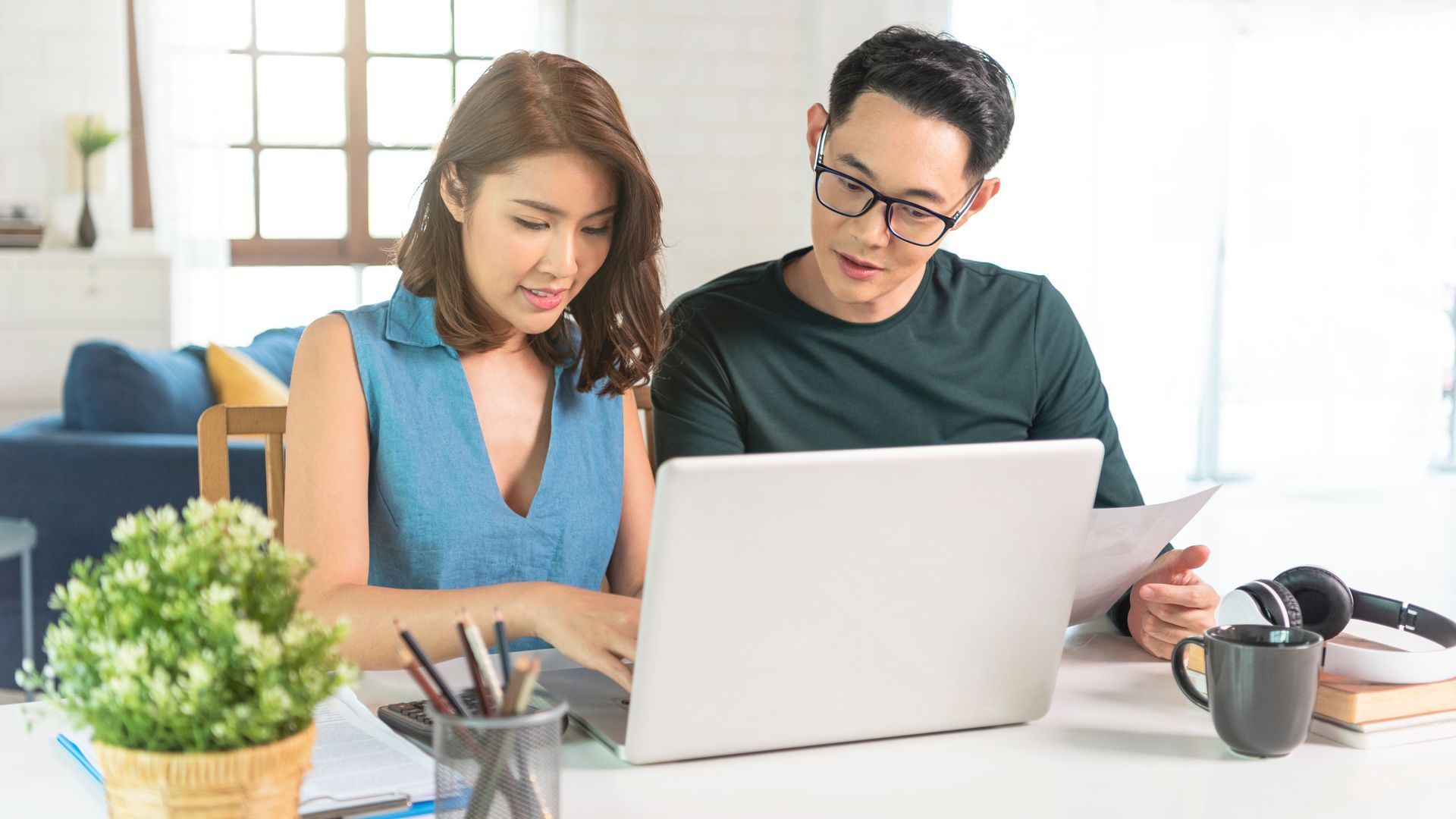 couple paying rent online