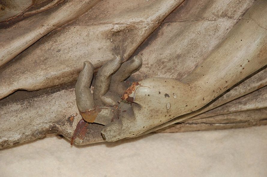Basilica Immacolata Concezione - Sassello (SV) L'Addolorata ed il Cristo morto