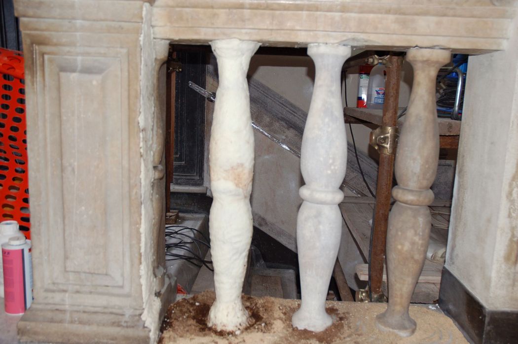 lapidei durante la pulitura