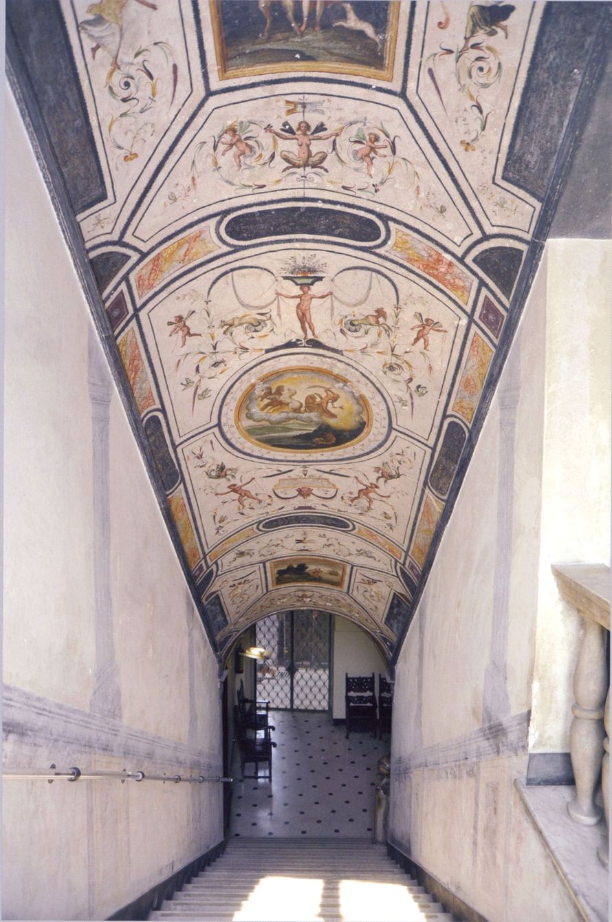 scala prima del restauro