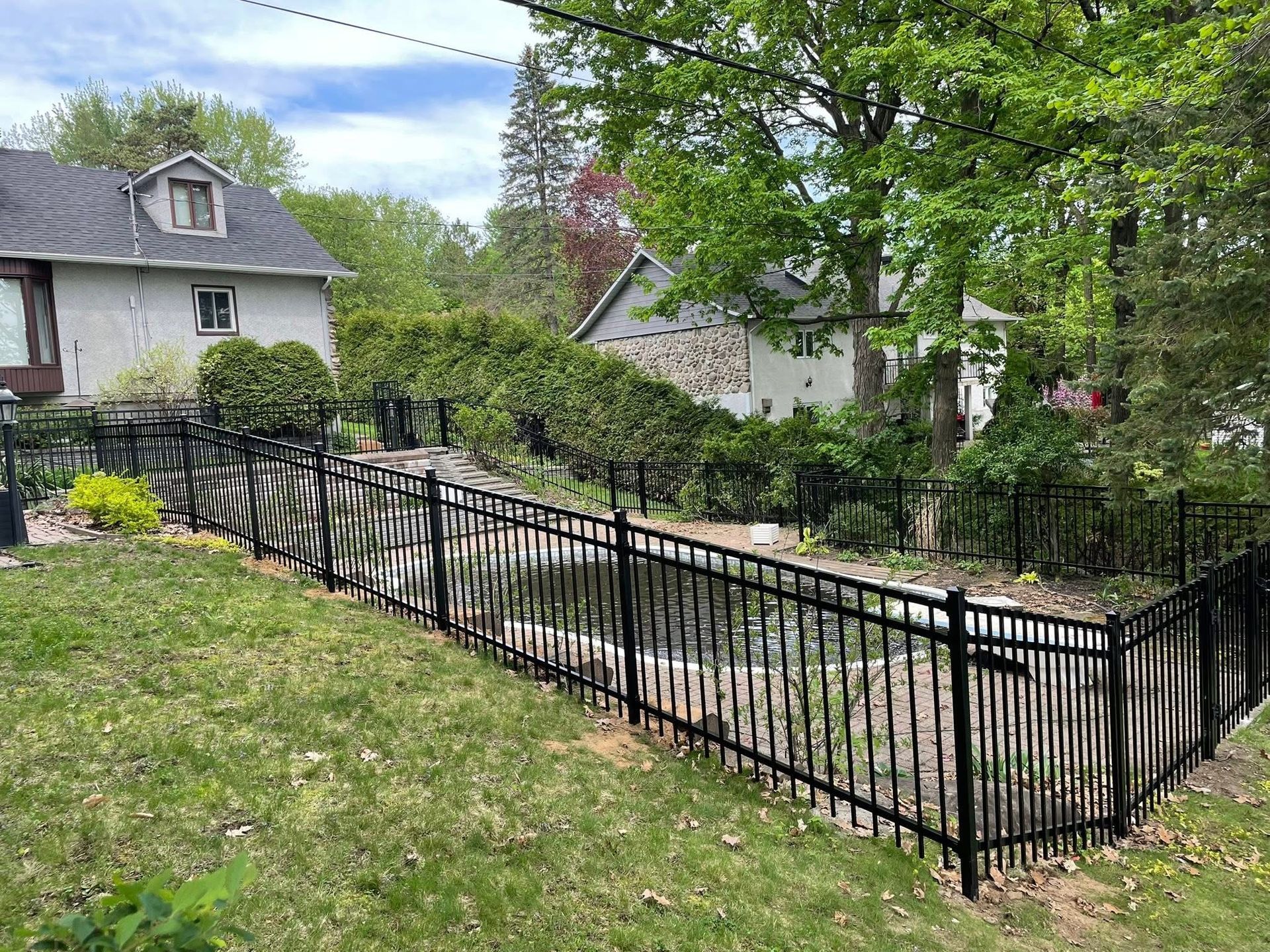 Projet d'installation de clôture sur mesure