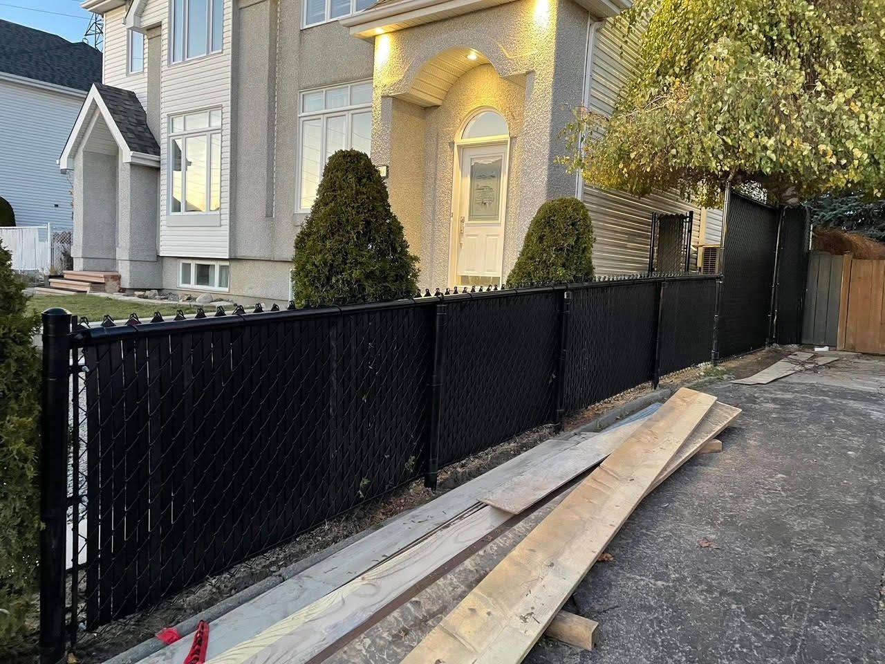 Projet d'installation de clôture résidentielle