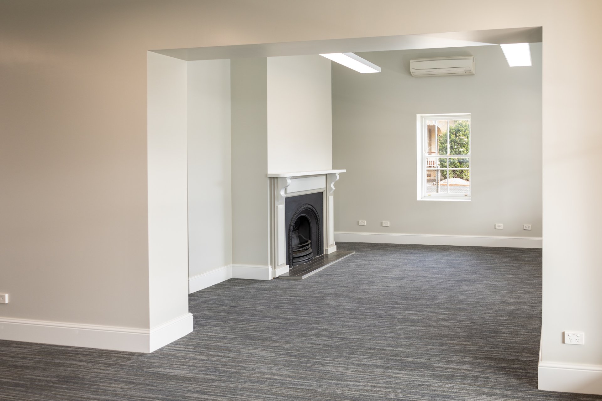 Rose City Shoppingworld Warwick