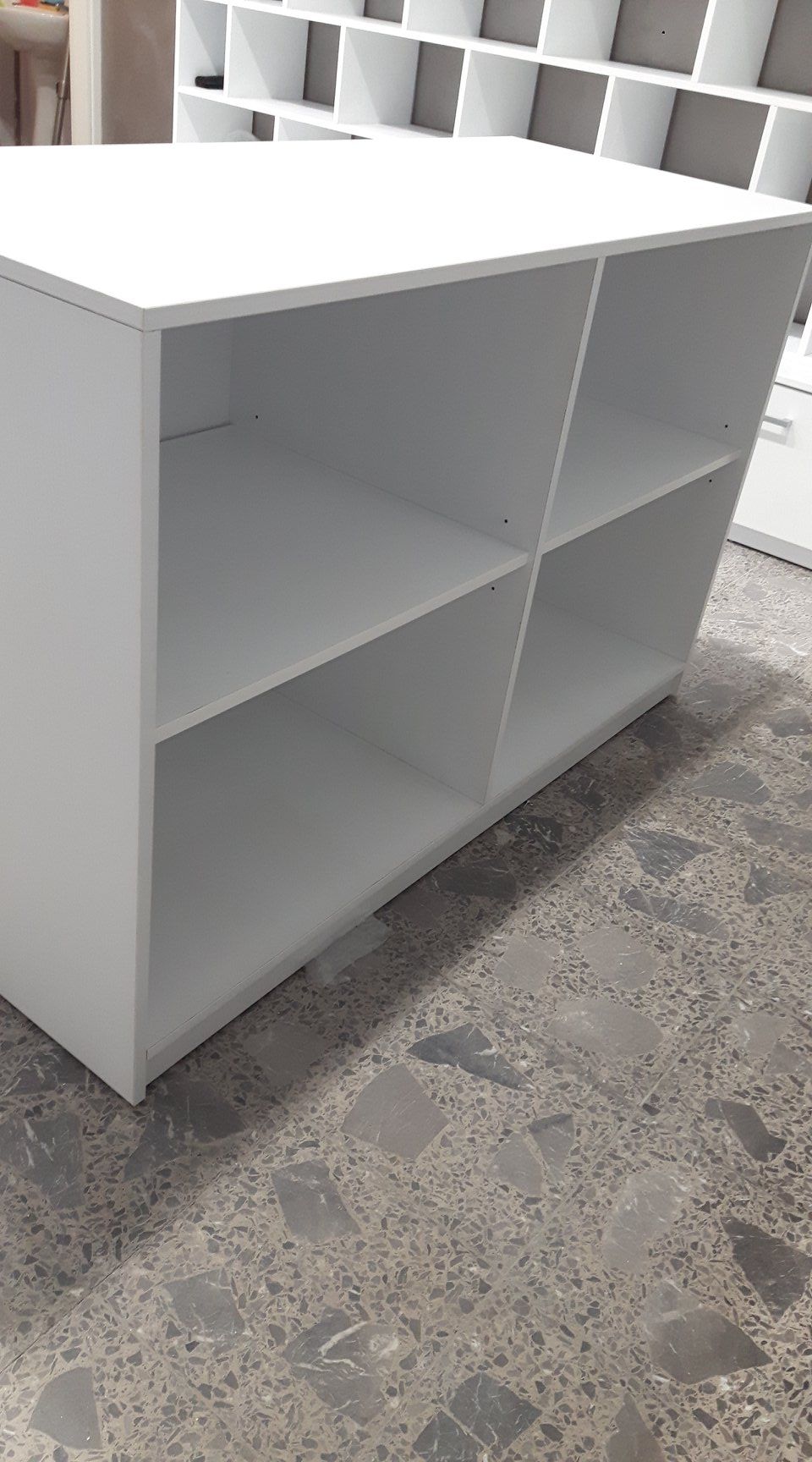 scaffali negozio