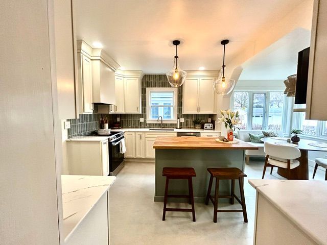 Traditional Transitional Kitchen Remodel by Cabinet World — Project 1 project photo