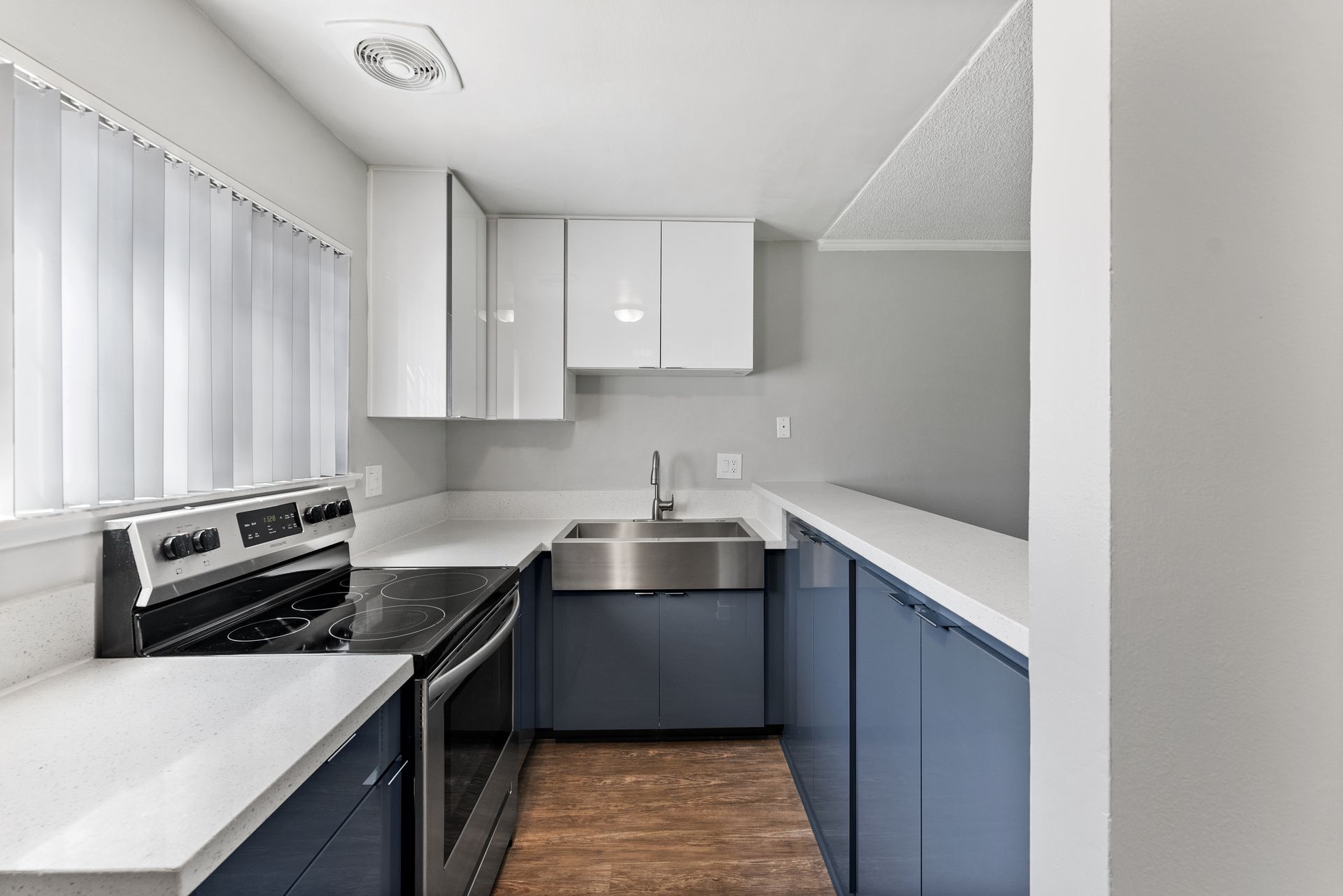 Photo gallery displaying Exterior and Interior photos of Villa Del Sol. Visit the amenities page for full list of amenities
