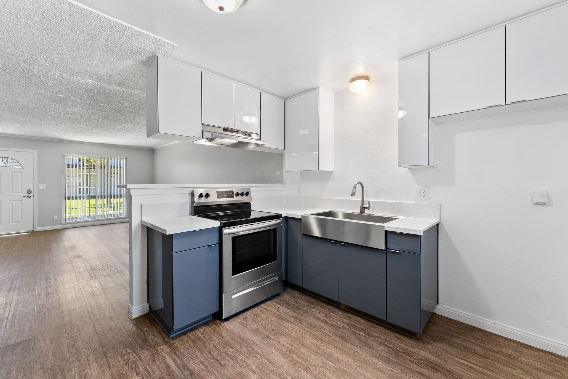 Photo gallery displaying Exterior and Interior photos of Villa Del Sol. Visit the amenities page for full list of amenities