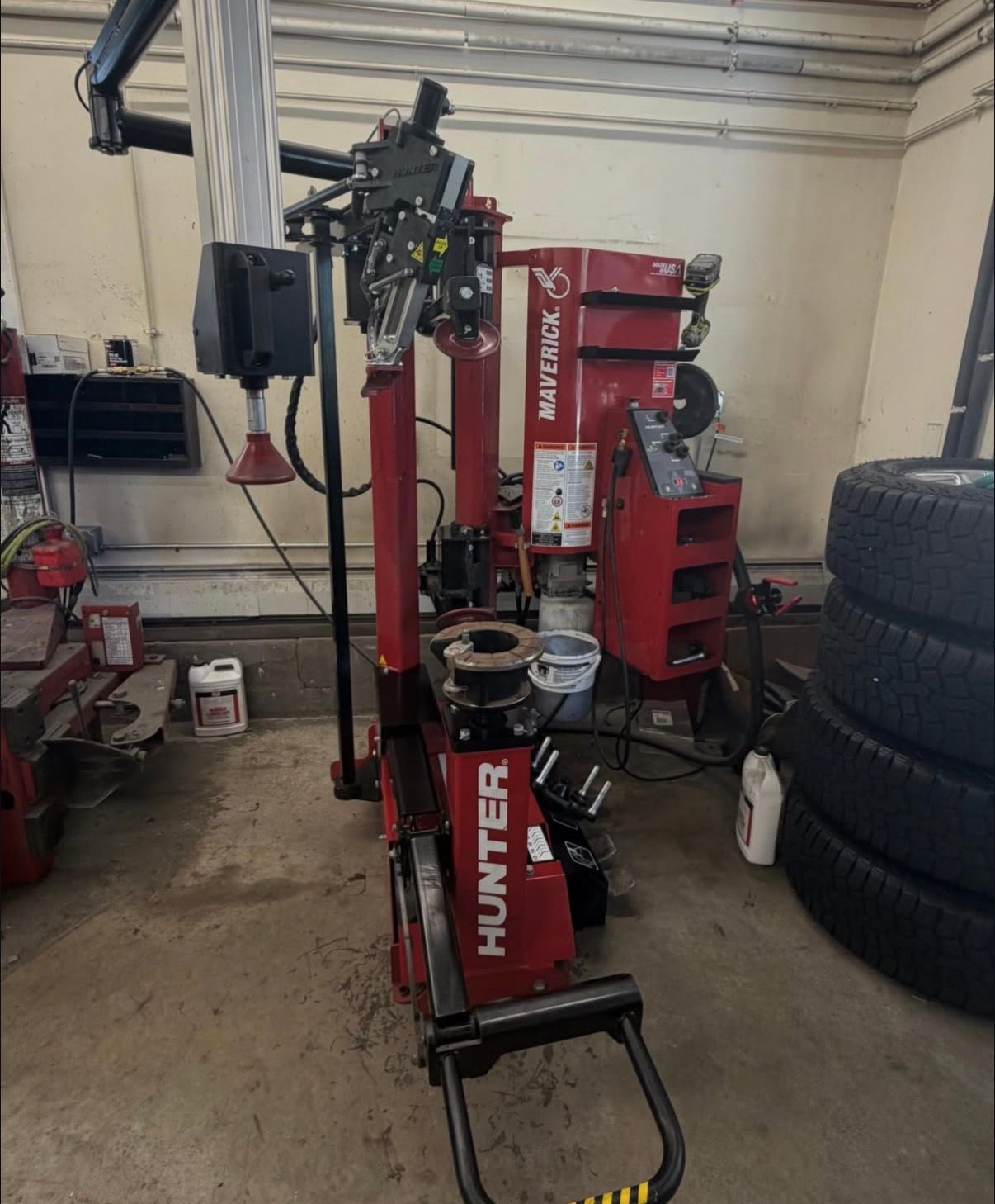 Red Hunter Tire-Changing Machine | Cota's Auto Repair