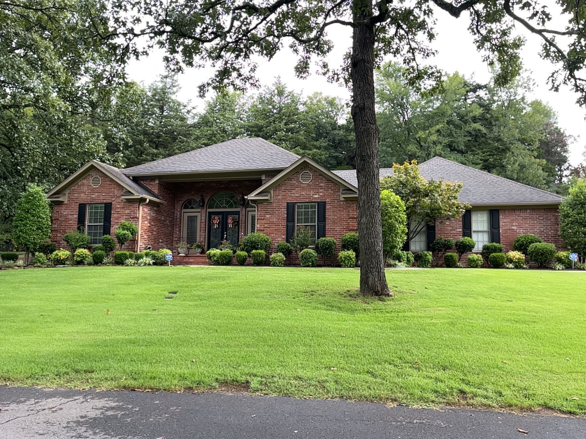 About Residential Brick Custom Home Building 1st Choice Roofing & Contracting Builder Arkansas