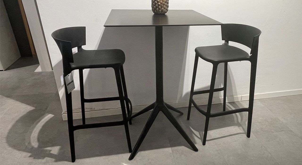 Exdisplay clearance luxury garden furniture with modern design and high-end quality in Marbella and Estepona.