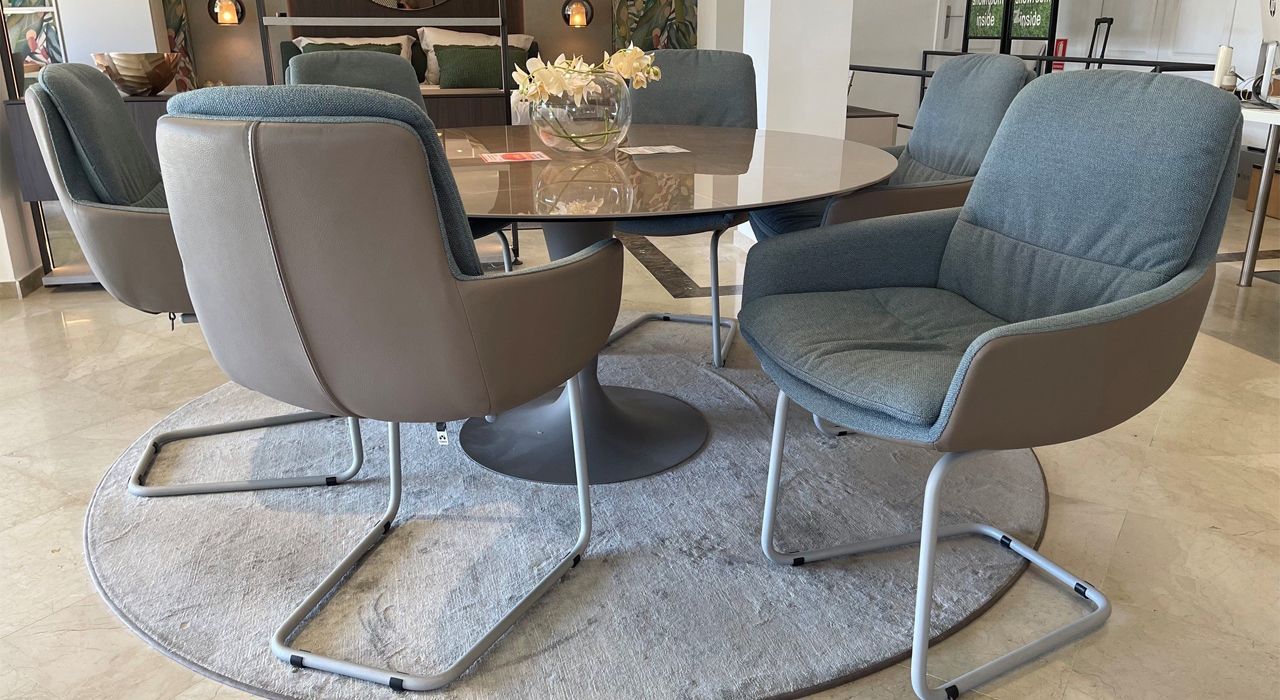 We offer variety of the best designer sofas of high quality to bring a touch of luxury and comfort to your living room in Marbella and Estepona