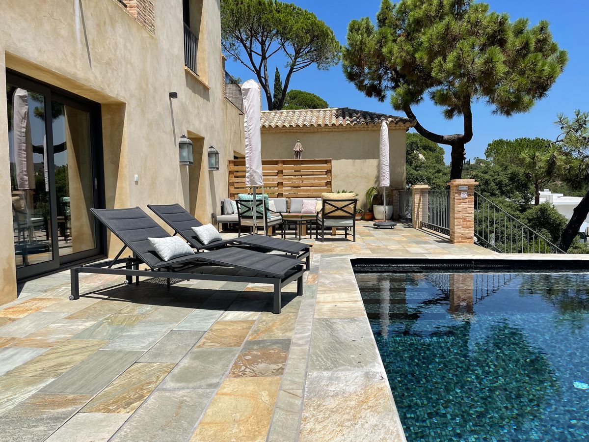 Luxury living room furniture project in Marbella by VIP Environment