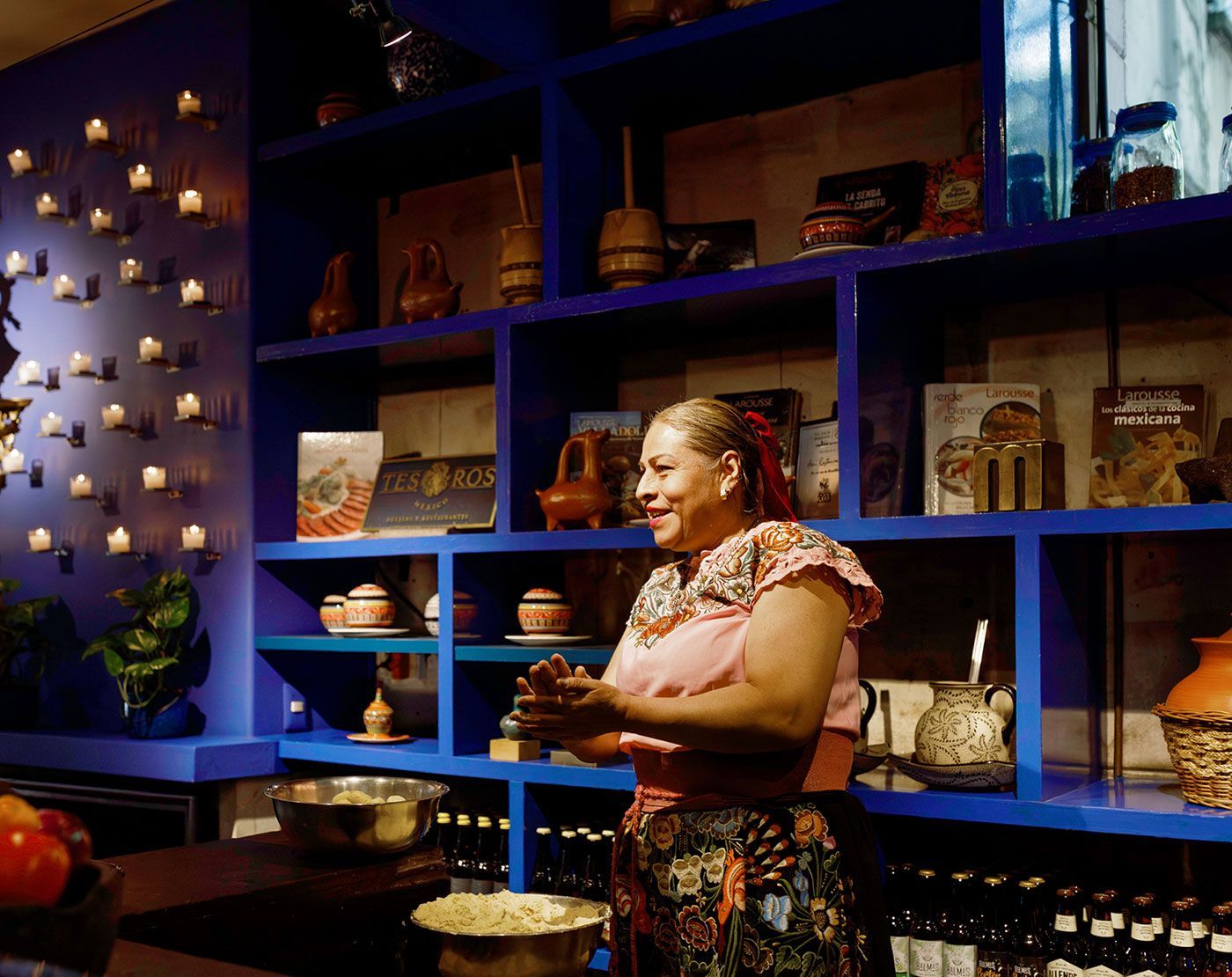 Mujer en restaurantes Azul