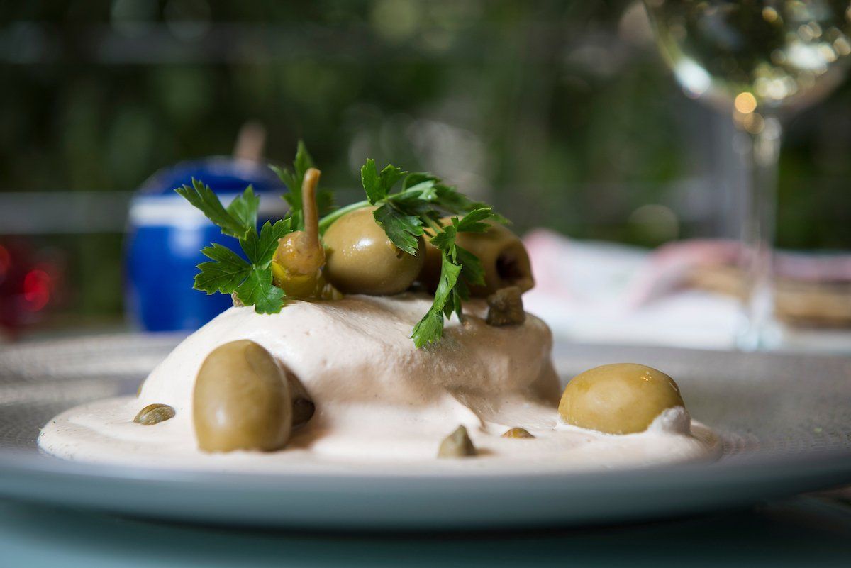Plato cremoso de pipian blanco de restaurantes Azul 