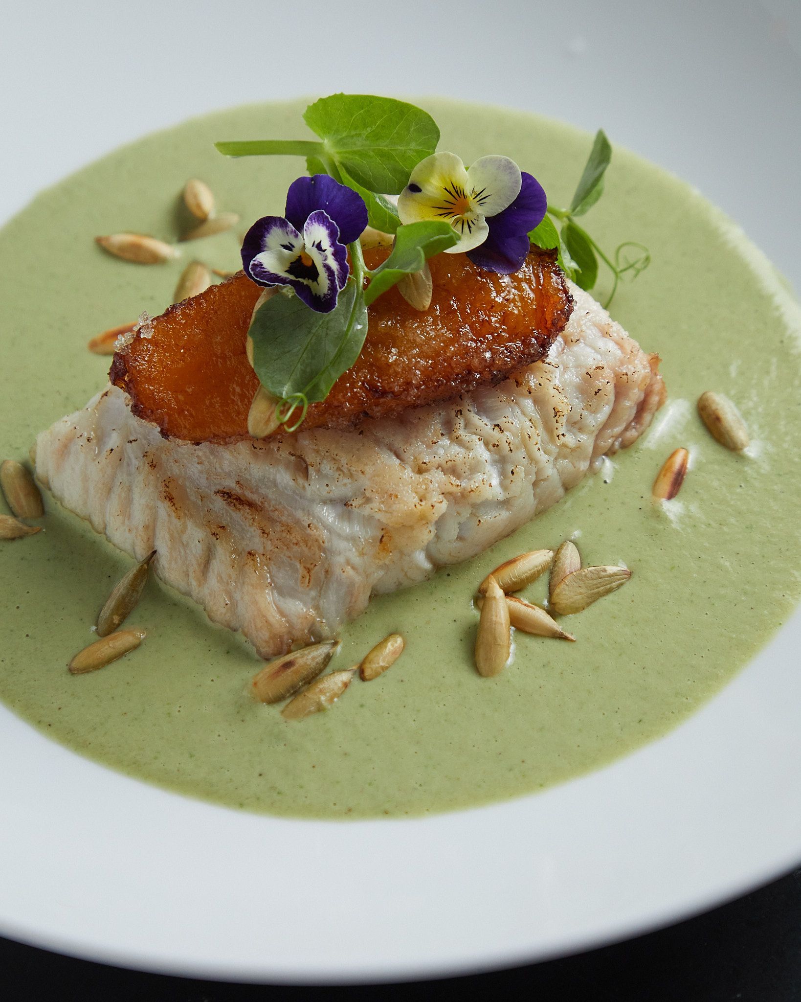 Pescado sellado con pipian verde de restaurantes Azul