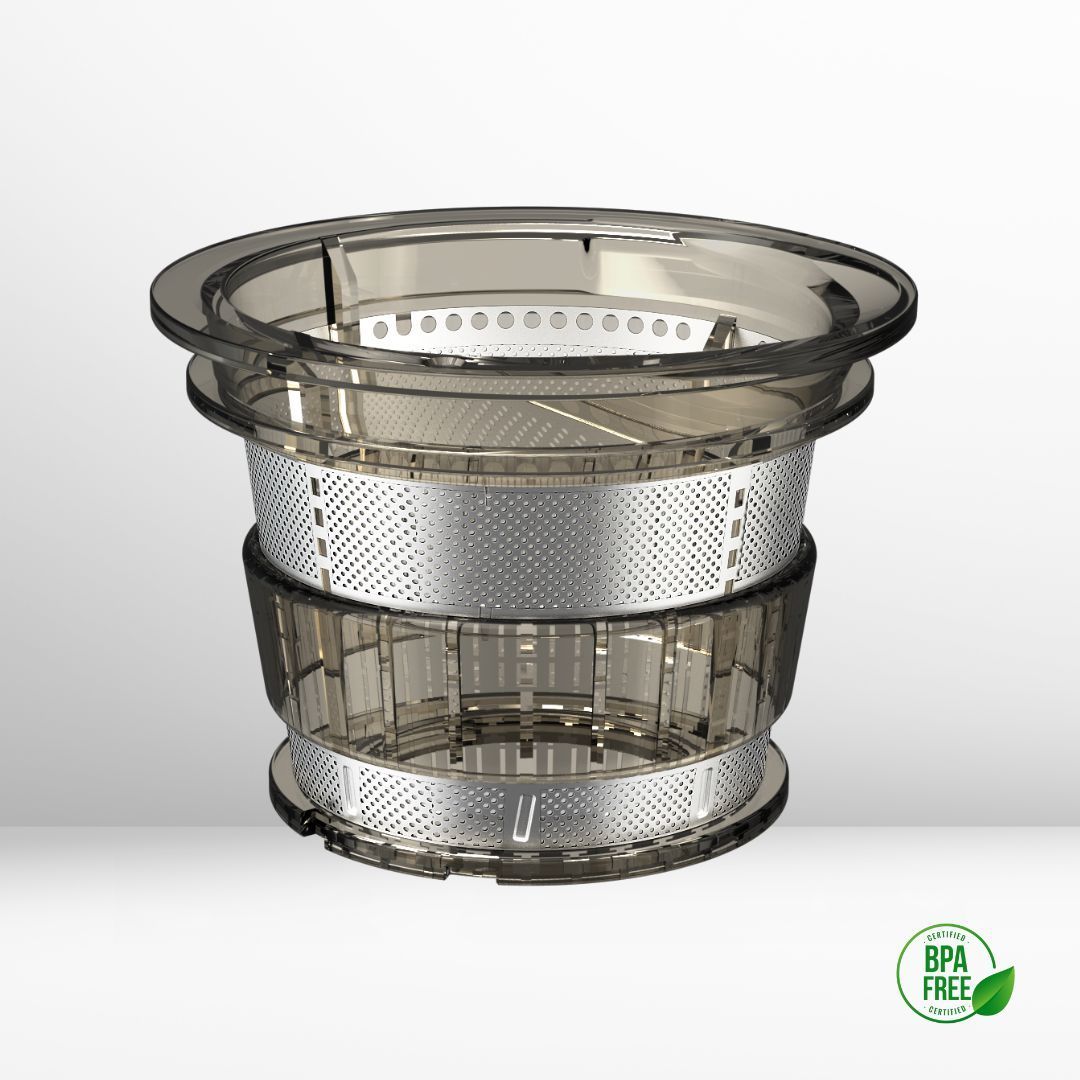 Keranjang penyaring juicer dengan jaring baja tahan karat dan plastik bening. Label bebas BPA di sudutnya.