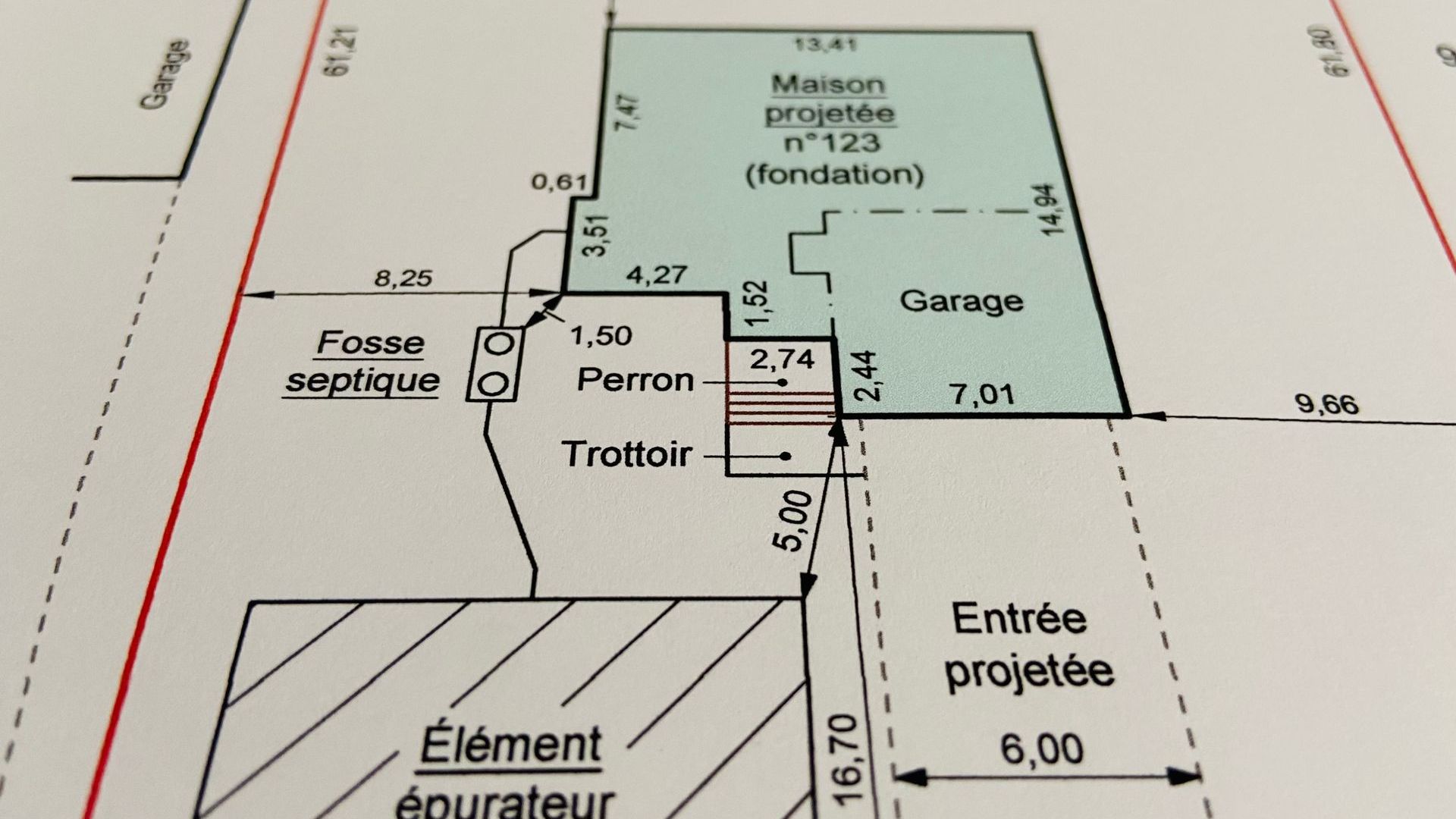 un gros plan d' un plan d' étage d' une maison