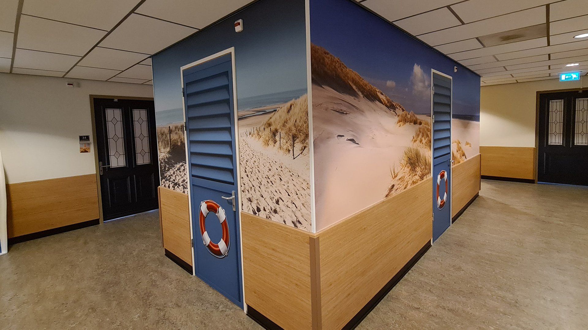 Eigen Deur maakt van zorgafdelingen ware belevingsruimtes. Met wandbekleding verandert een kille muur in een rustgevend vergezicht.