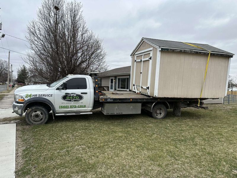 2470 Towing & Recovery Provides Quality Equipment & Vehicle Hauling in Moberly, MO.