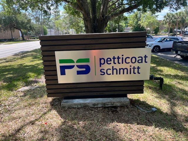Custom monument ground sign metal face
