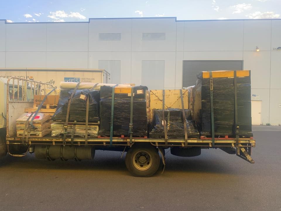 Courier in Smeaton Grange | Pit Express
