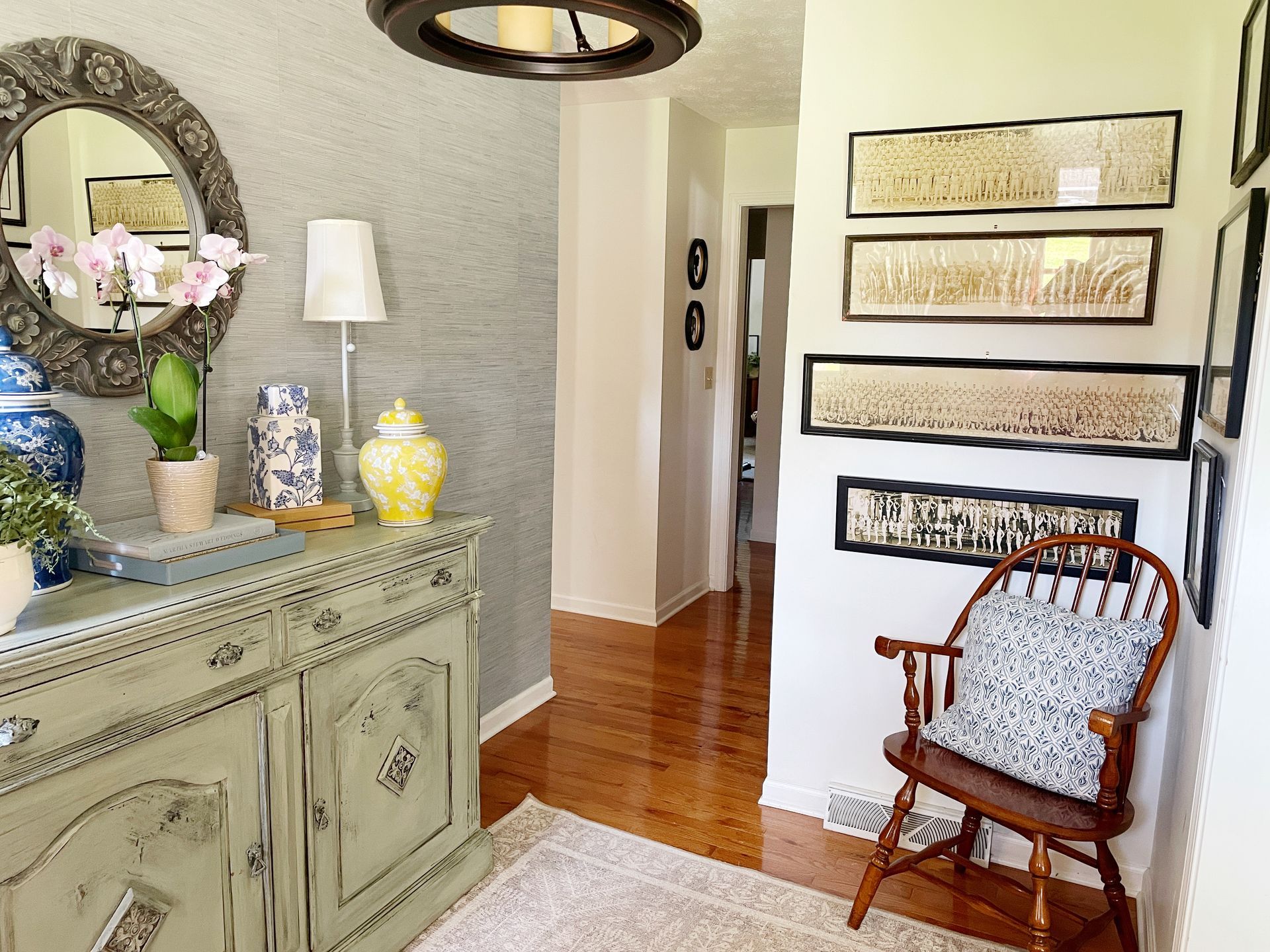 Grasscloth foyer wallpaper with yardlong photos