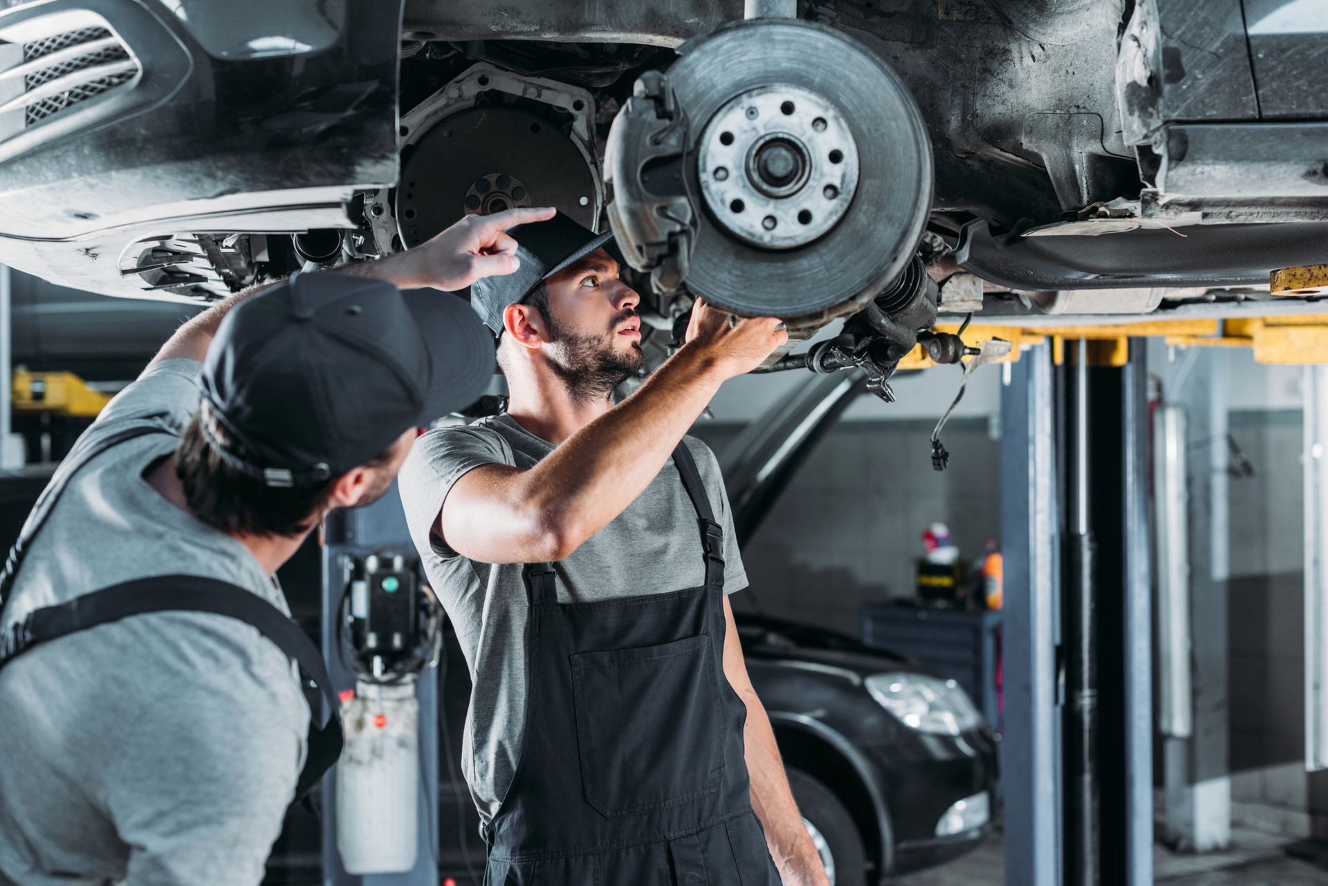 pulizia e manutenzione interni auto
