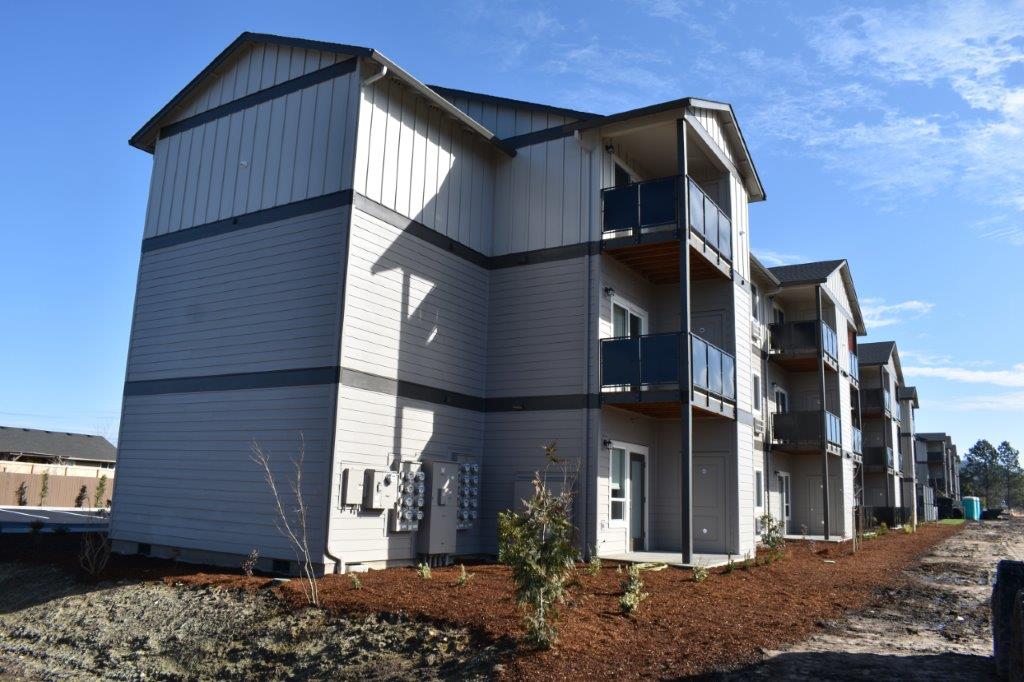 cedar ridge apartments exterior
