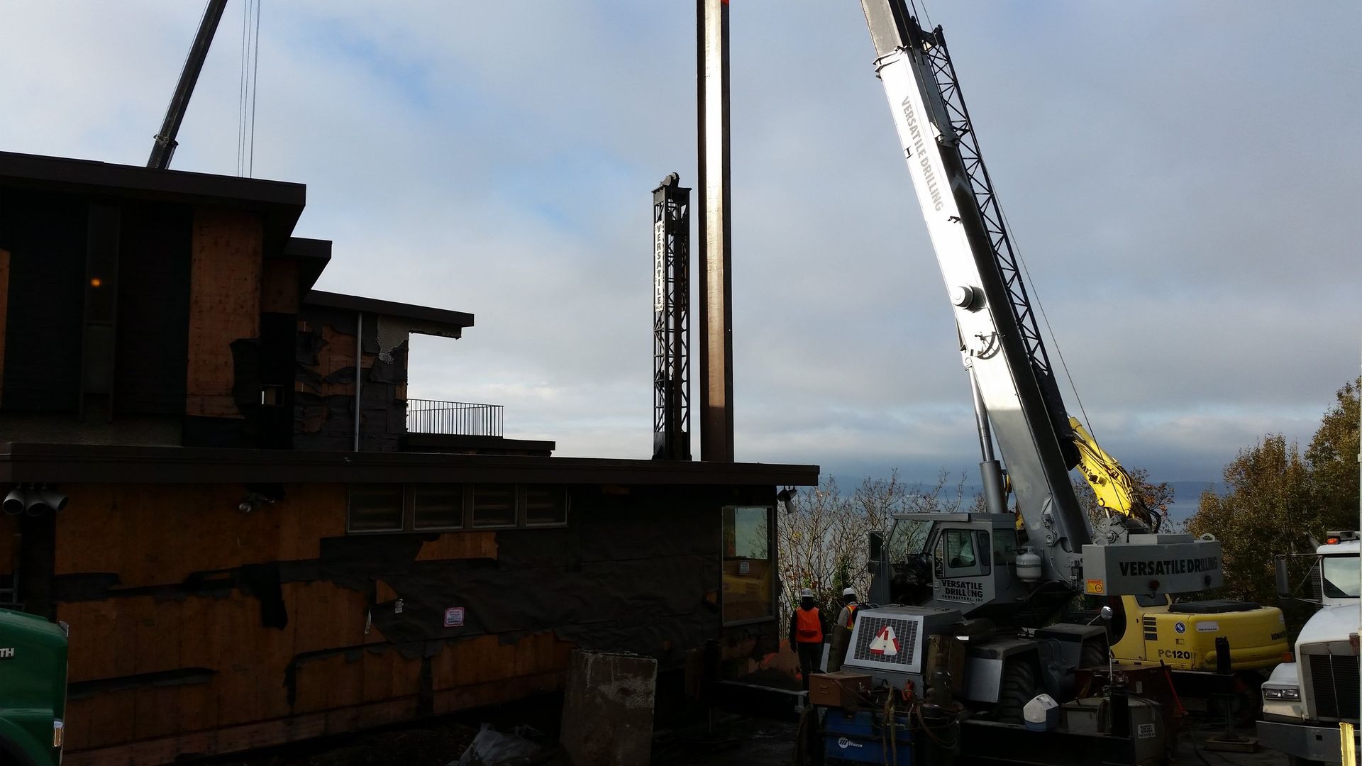 A large crane with the number 4 on it