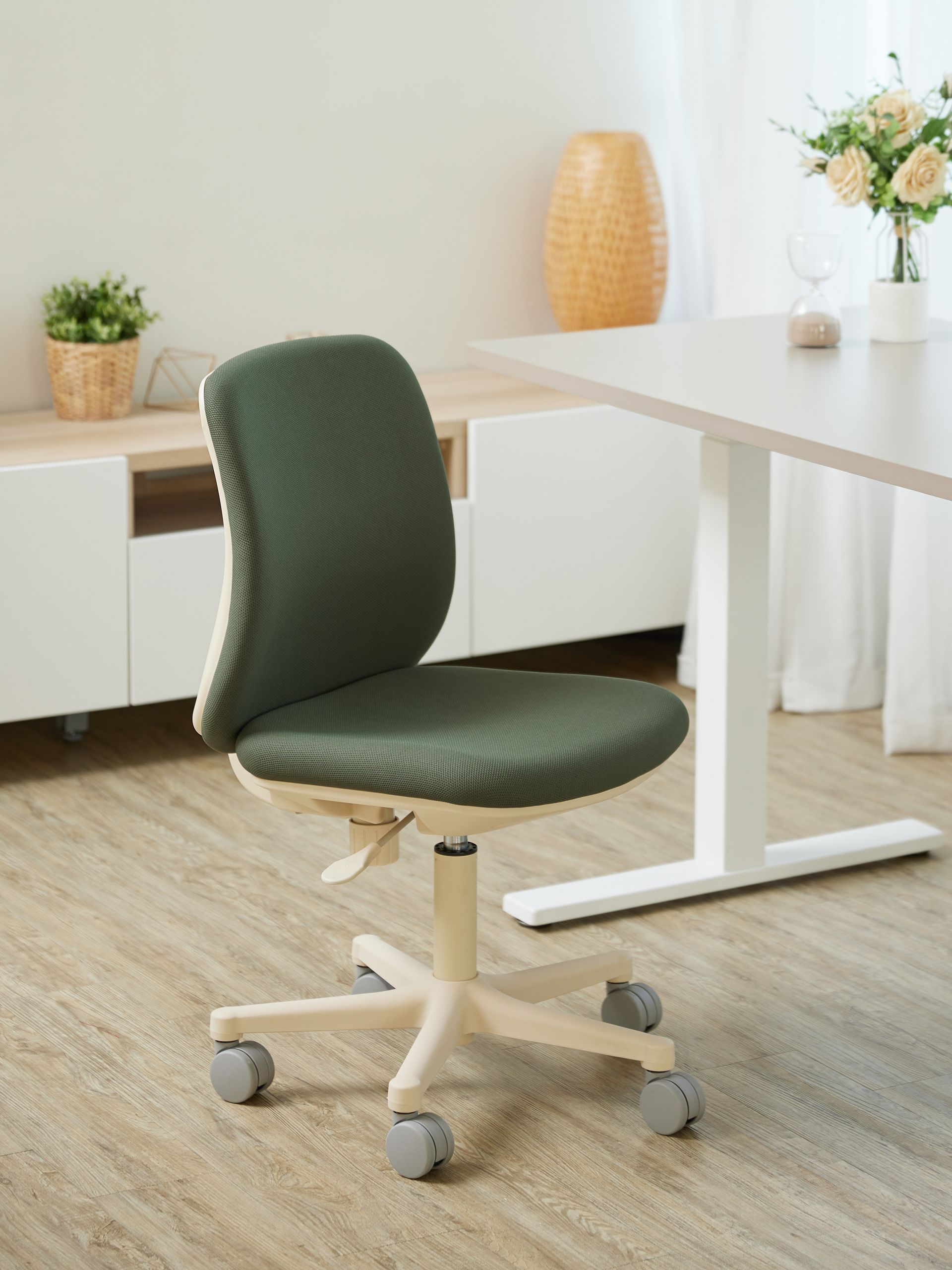 森林色系居家雋雅椅 https://irp.cdn-website.com/8582e4b8/dms3rep/multi/BOJUN-IMG_0390.jpg