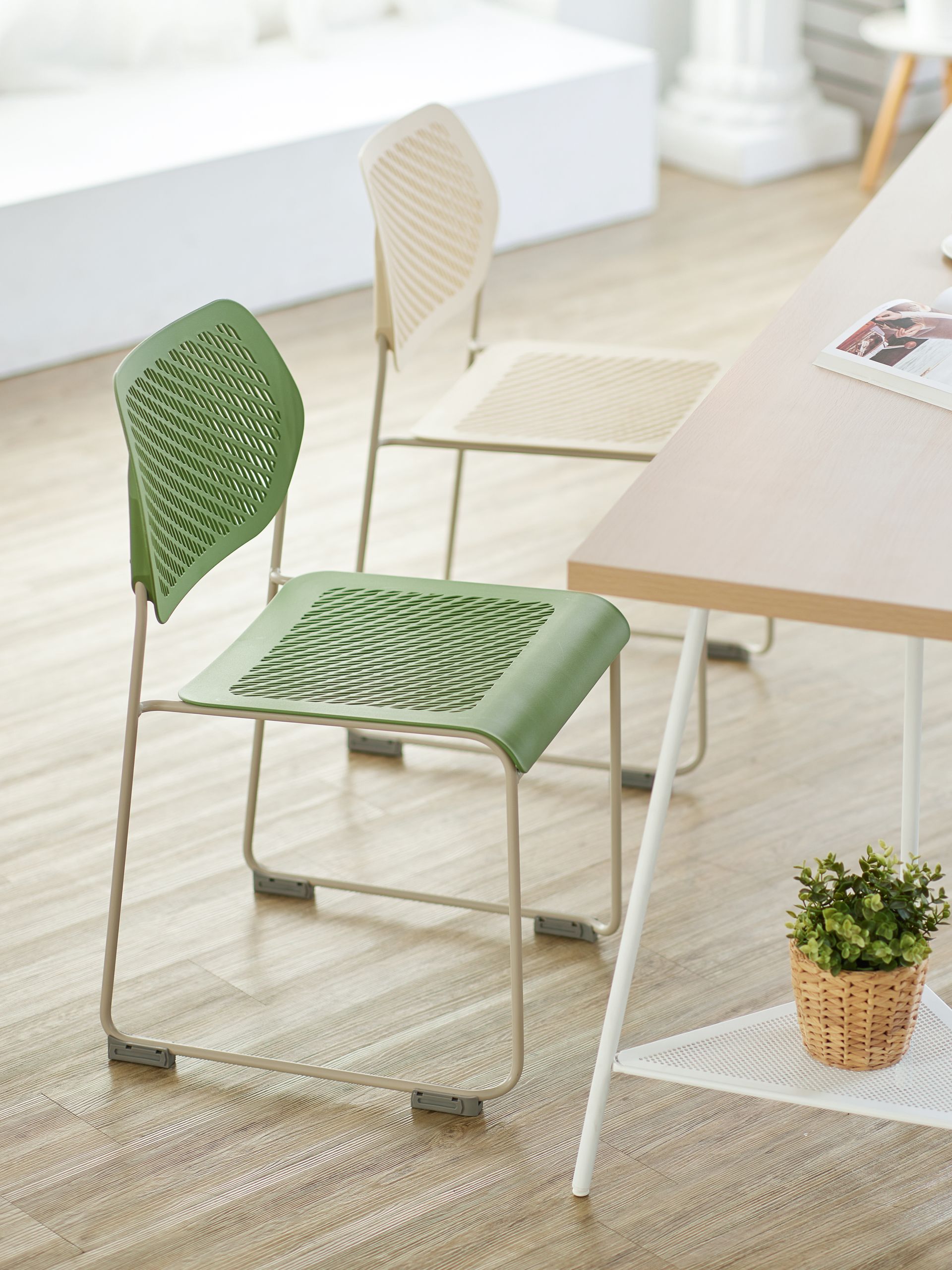 森林系居家休閒椅  https://irp.cdn-website.com/8582e4b8/dms3rep/multi/BOJUN-IMG_0485.jpg