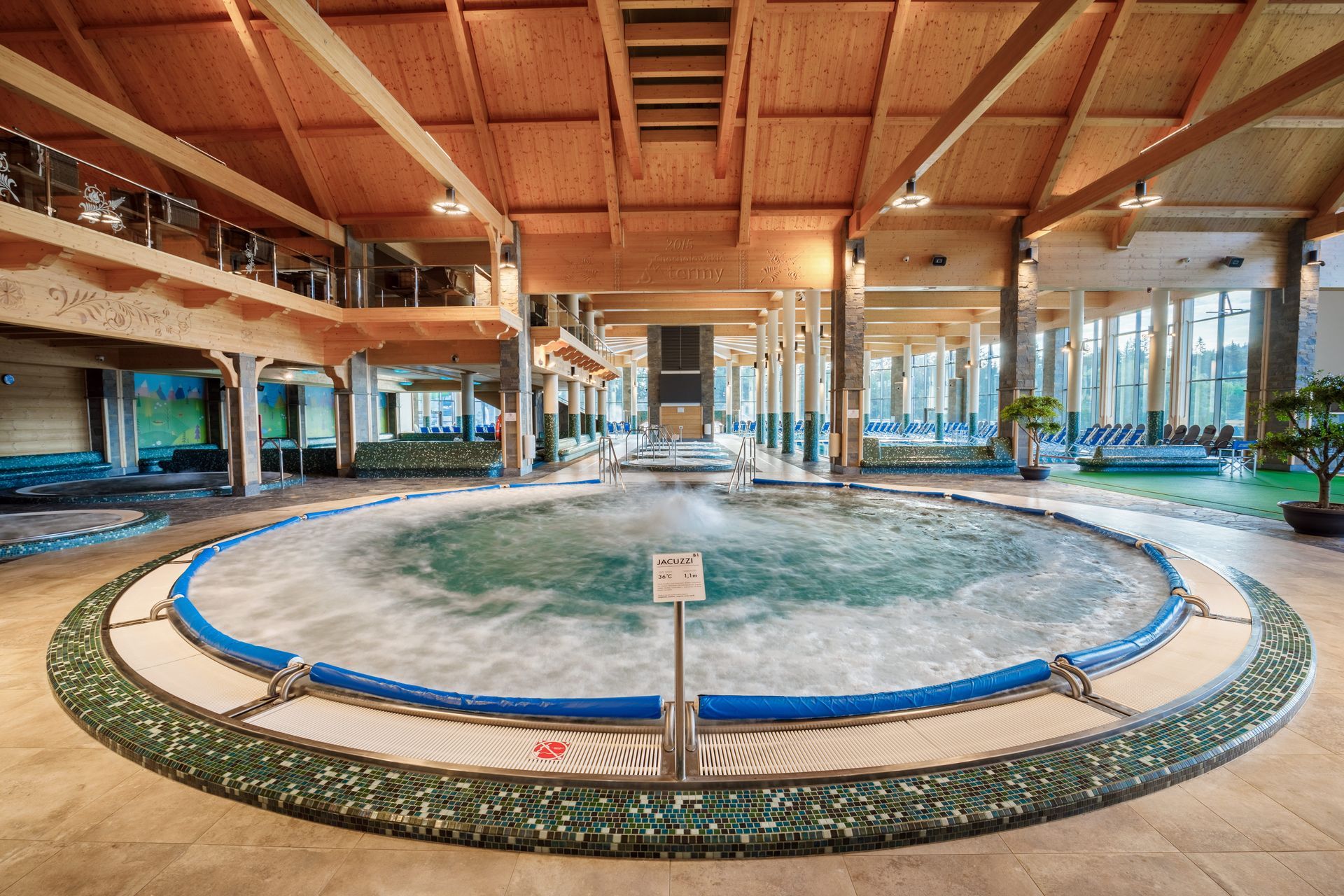 Round hydromassage pool in the indoor hall of Chocholow Thermal Baths
