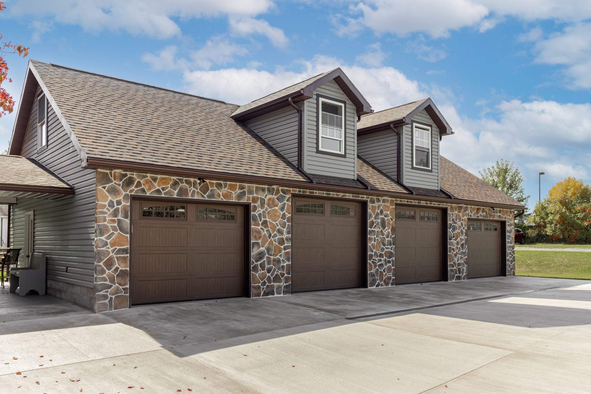 The best Amish custom garage builders near me