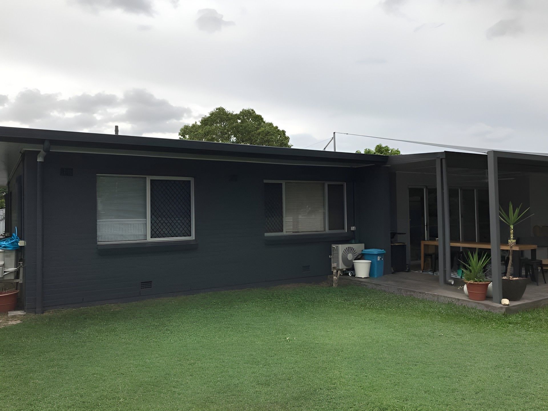 Painters Townsville Modern Home Exterior Repaint In Charcoal Finish