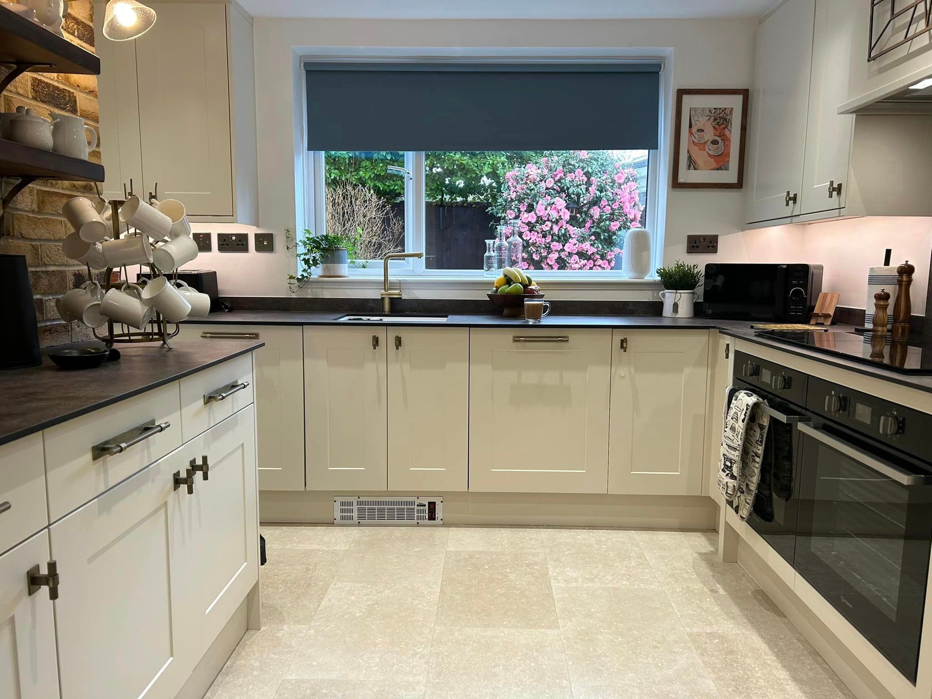 white Kitchen cabinets with modern layout