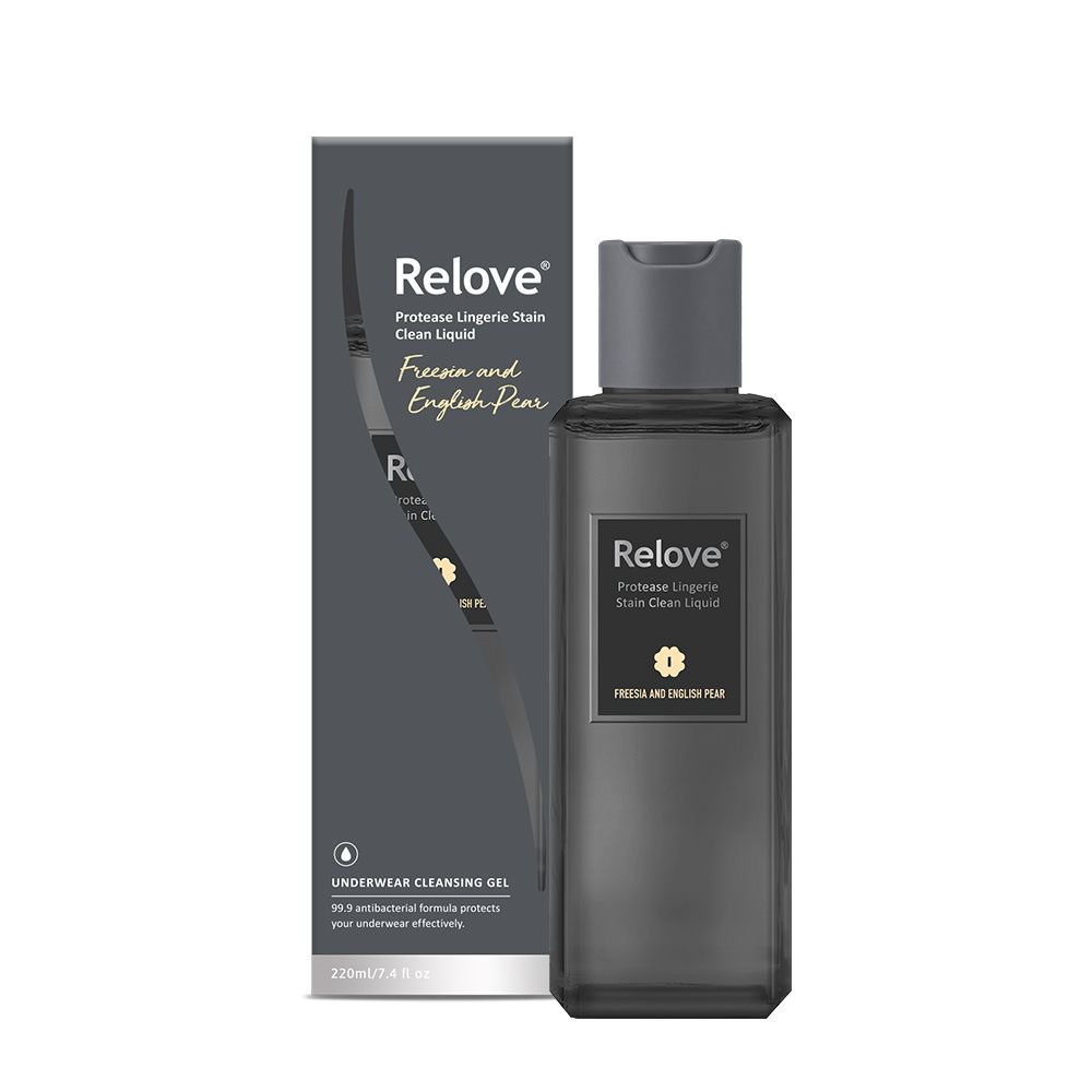 Relove保養品瓶身搭配灰色包裝盒,白色背景