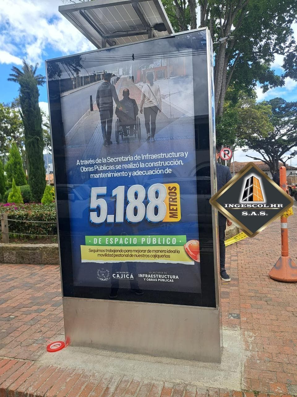 MUPI PUBLICITARIO CON PANEL SOLAR