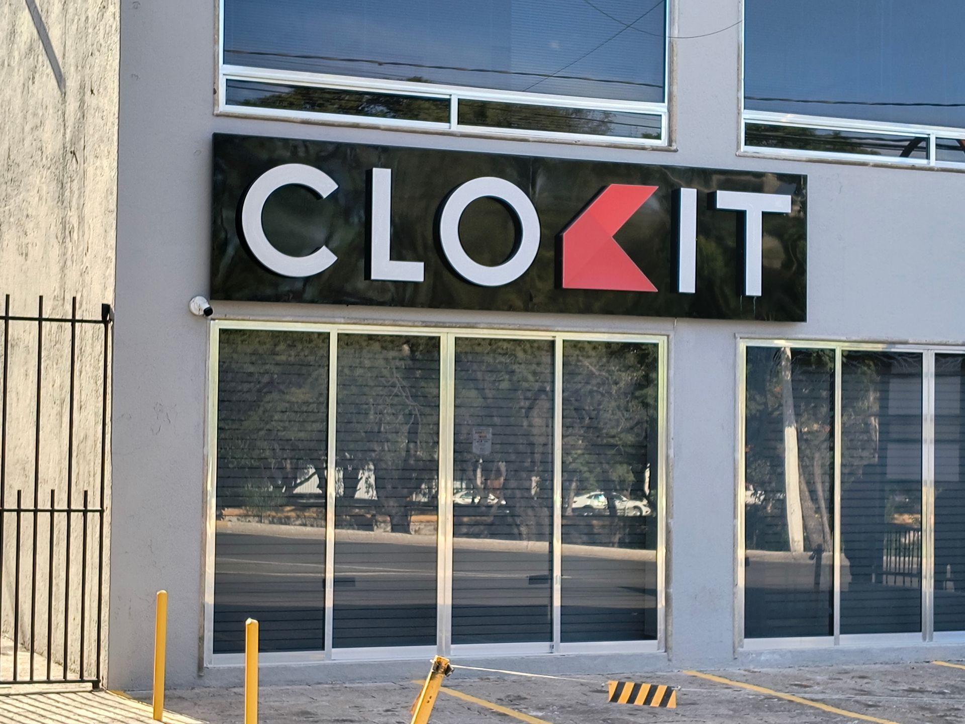 Aerographics -  CLOKIT