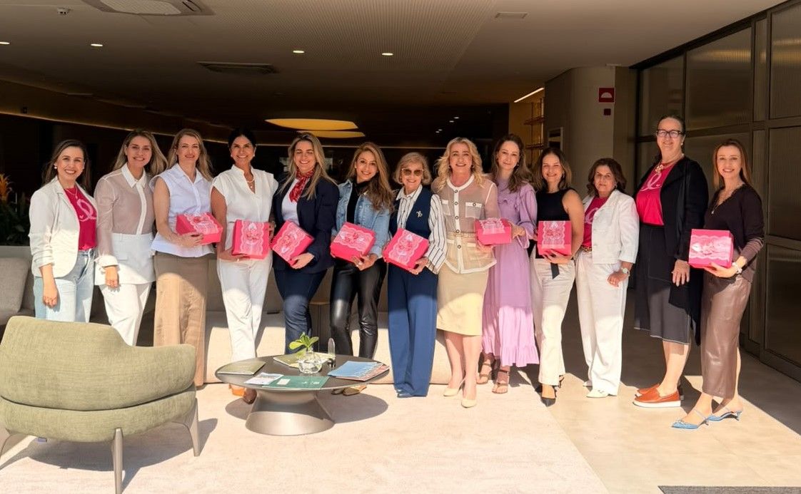 Em café da manhã, RFCC reúne madrinhas e organiza ações do Outubro Rosa na Galeria Cidade Aruna