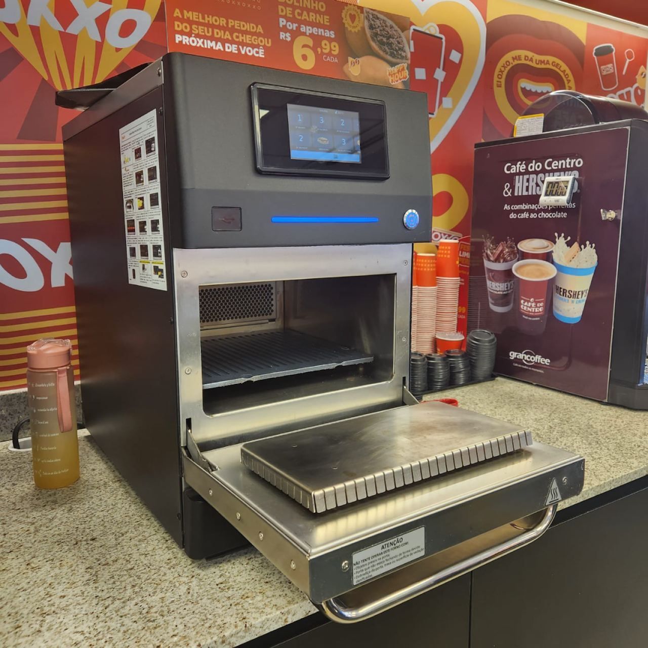 Uma máquina que tem a palavra axo nela