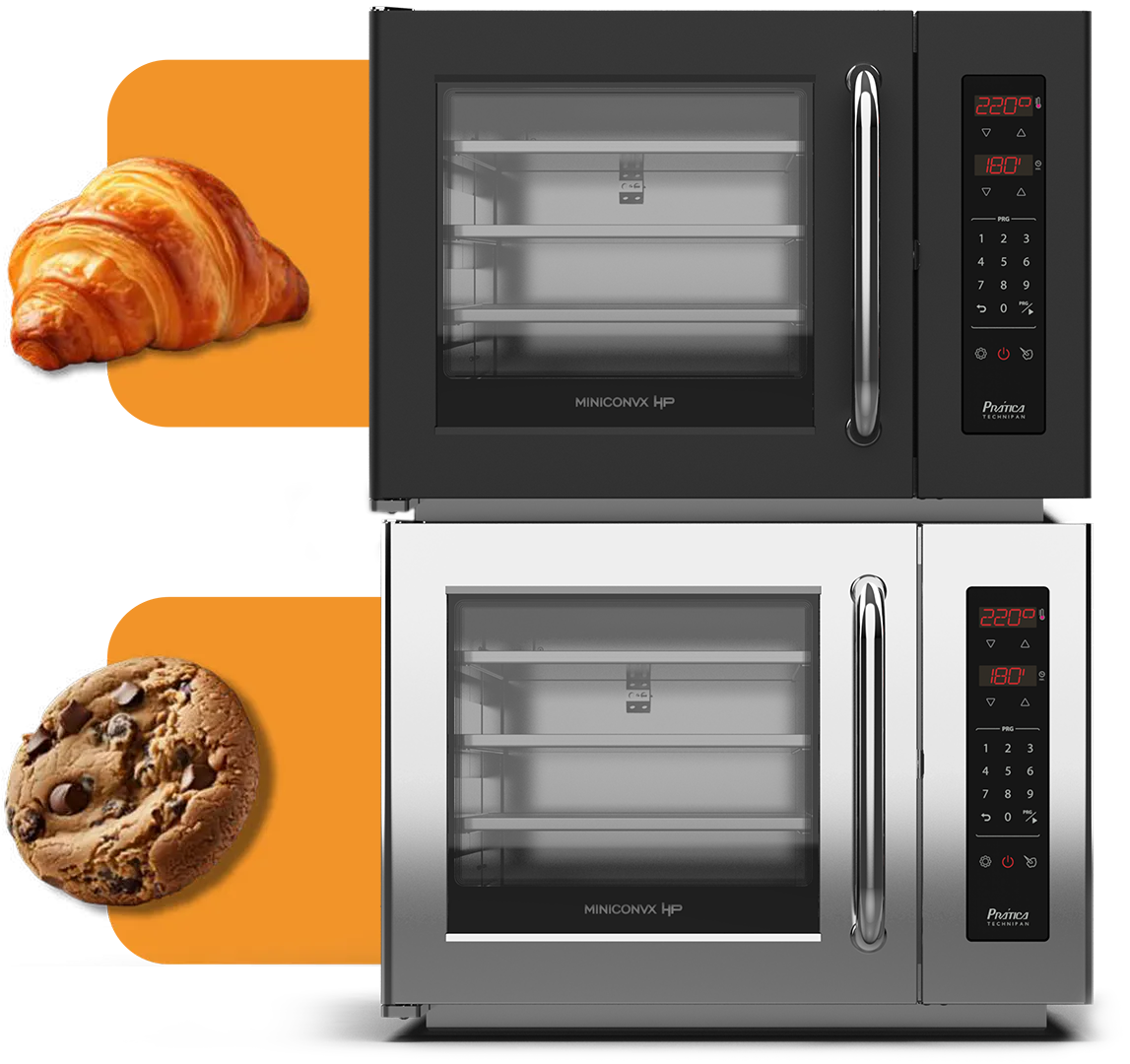 Um croissant e um biscoito estão em cima de um forno de micro-ondas
