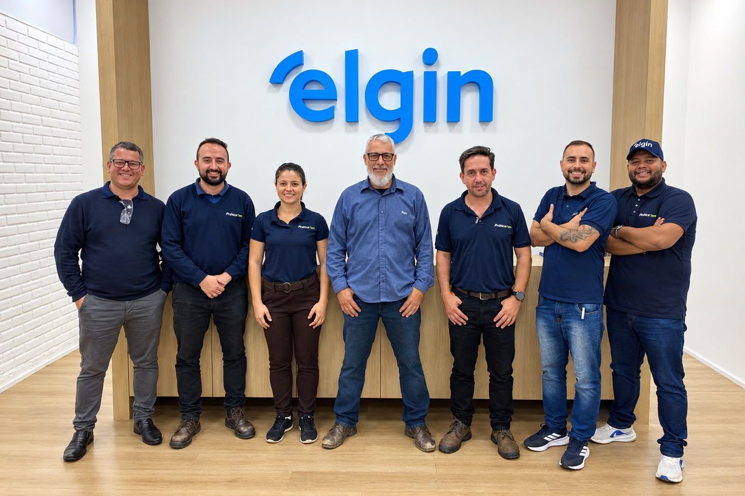 Equipe técnica da Prática aprimora conhecimentos na Elgin